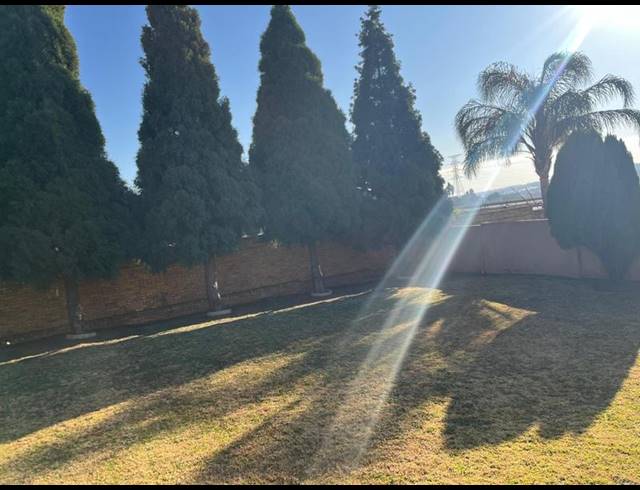 3 BEDROOM TOWNHOUSE FOR SALE IN THATCHFIELD